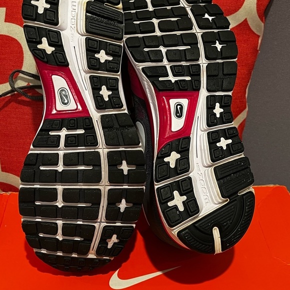 Like New: Nike Zoom Vomero+ 8. Women’s Size 9.5. Color: Pink/Grey - Picture 6 of 8